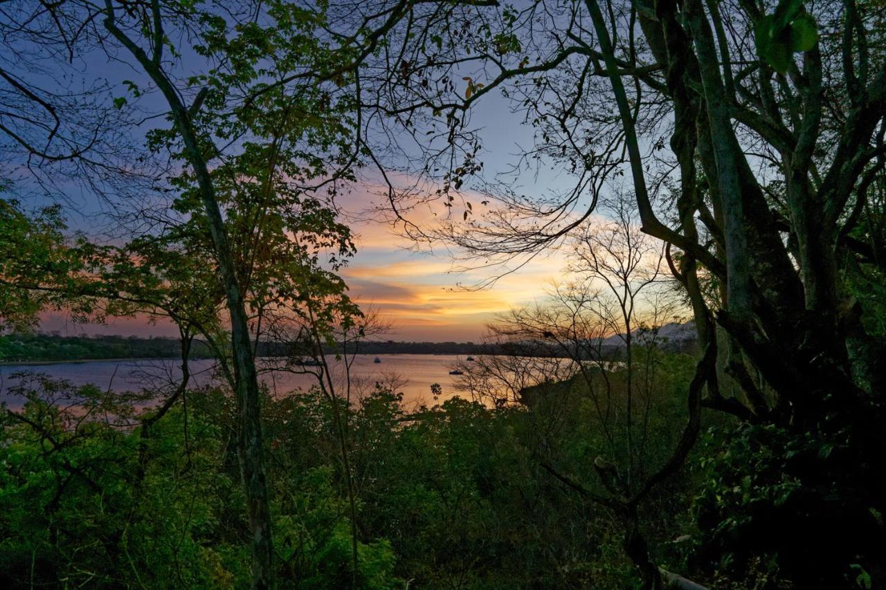 Menjangan Ecolodge - Chse Certified Banyuwedang Zewnętrze zdjęcie